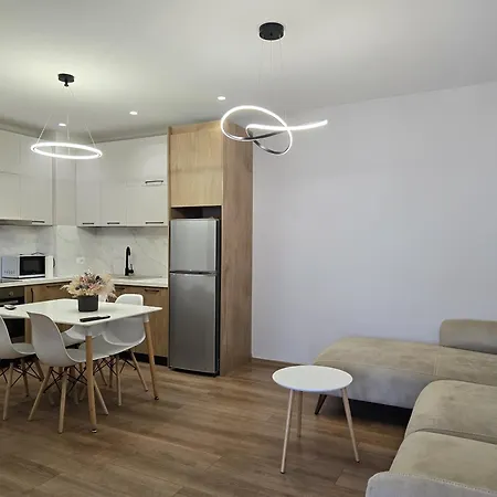 Appartamento Prayla Luxury 2bd At Delijorgji *