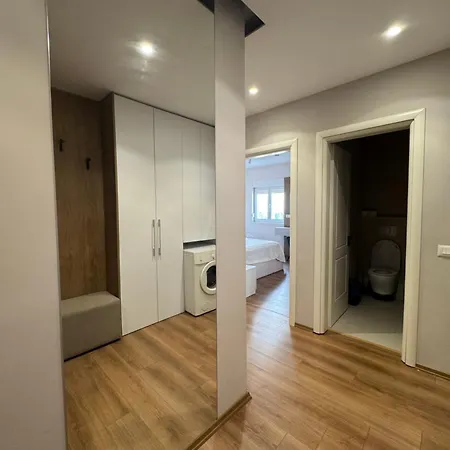 شقة Luxury 2bd Near Delijorgji