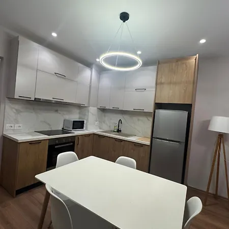 Luxury 2bd Near Delijorgji شقة *