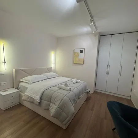 شقة Luxury 2bd Near Delijorgji تيرانا
