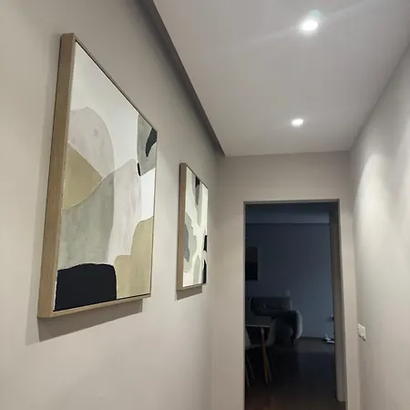 Luxury 2bd Near Delijorgji شقة *