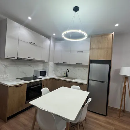 Luxury 2bd Near Delijorgji شقة