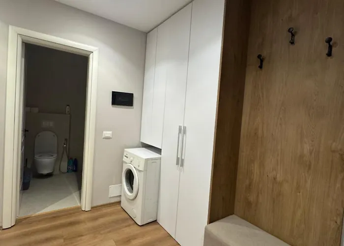 Prayla Luxury 2bd At Delijorgji 티라나