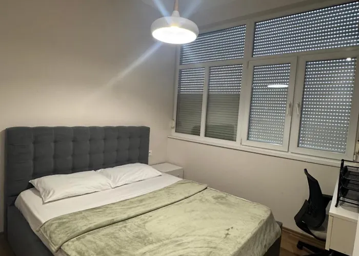 アパート Prayla Luxury 2bd At Delijorgji ティラナ